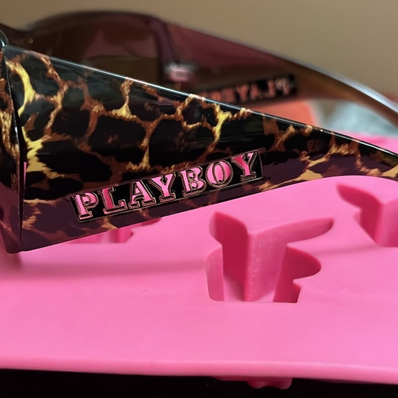 ππΈππΈπ PLAYBOY SUNGLASSES I WORE THEM ONCEππΈππΈπ - Picture 3 of 5